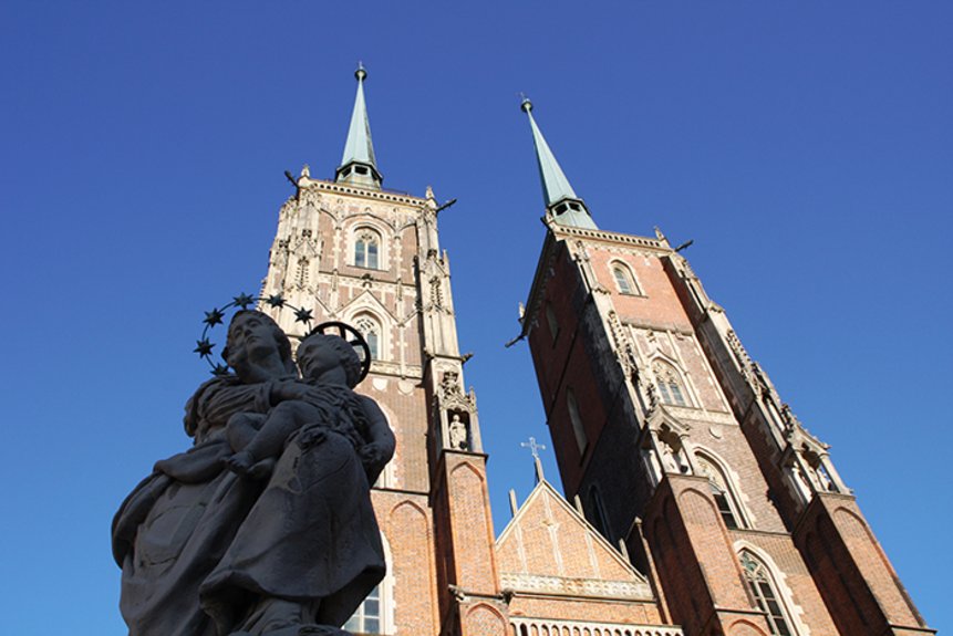 Breslau (Wroclaw) Polen Figur vor Kirche