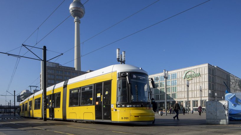 Tram am Alexanderplatz